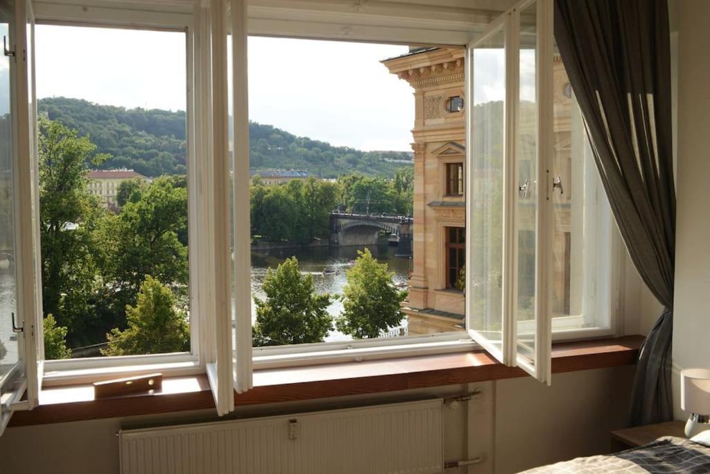 Fabulous River View Studio In The Heart Of Praga Esterno foto